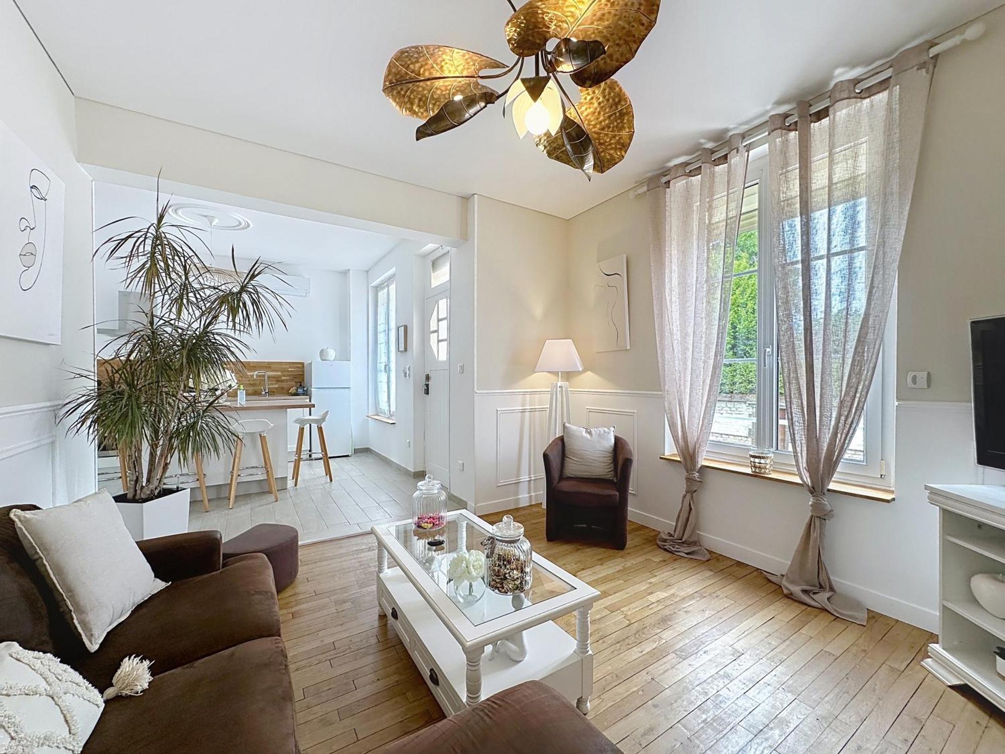 Charmante Maison 2 Chambres Avec Cour Et Jardin Sainte-Savine Eksteriør bilde